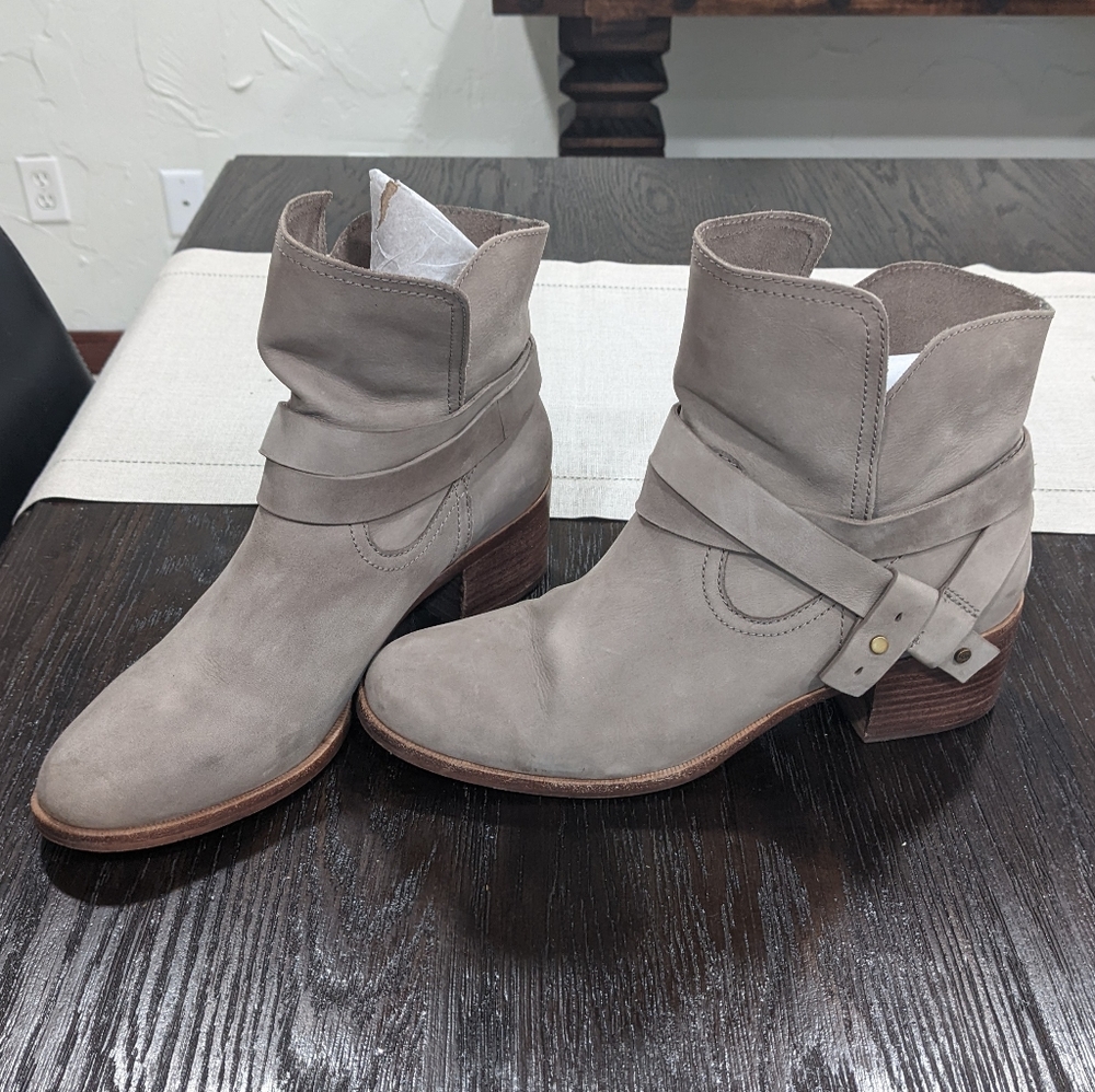UGG Elora Suede Ankle Booties Sand Fashion Boots Leather sole block heel shoes